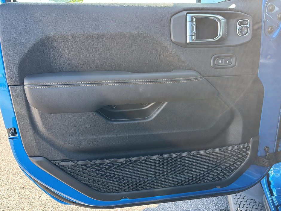 Jeep WRANGLER 4-Door SAHARA 2025-10