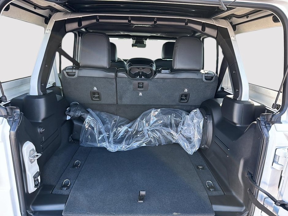 Jeep WRANGLER 4-Door SAHARA 2025-5