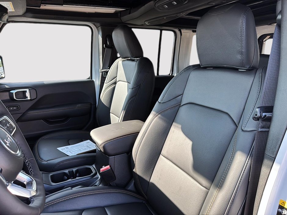 Jeep WRANGLER 4-Door SAHARA 2025-8