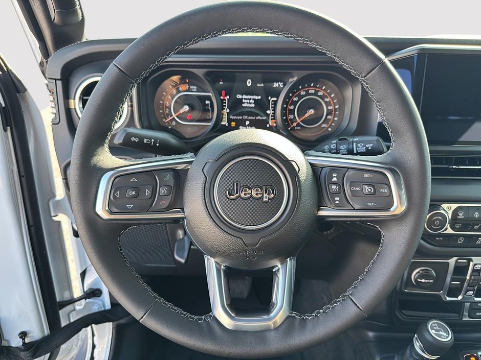 Jeep WRANGLER 4-Door SAHARA 2025-11