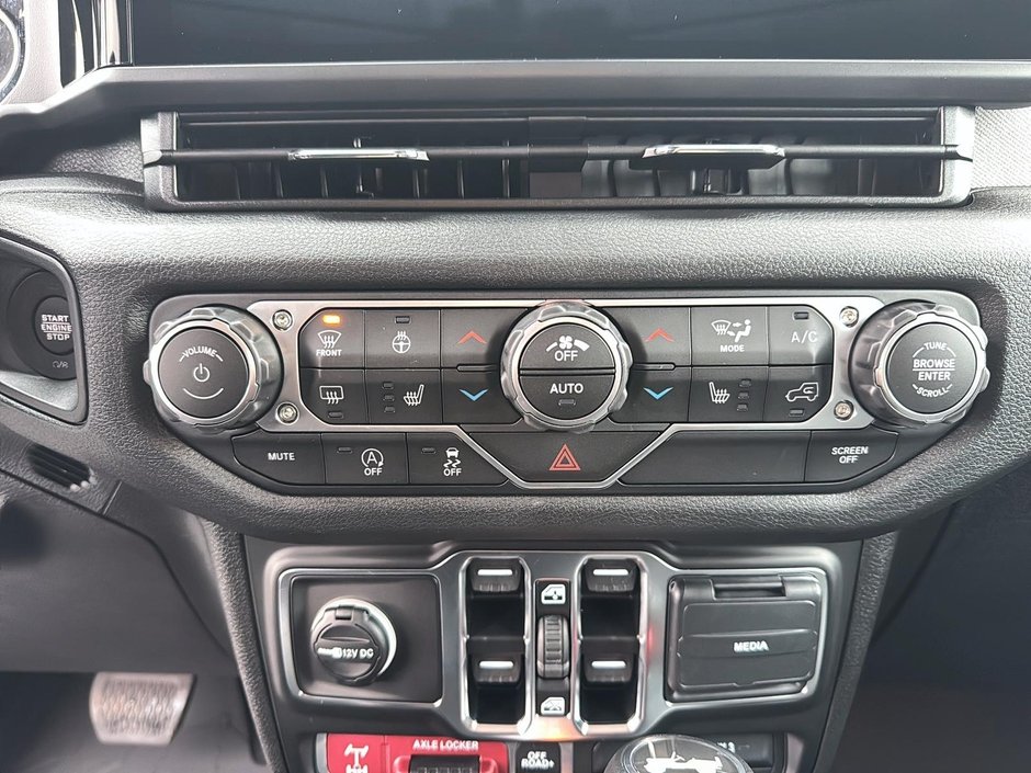 Jeep Wrangler 4-Door WILLYS 2025-13