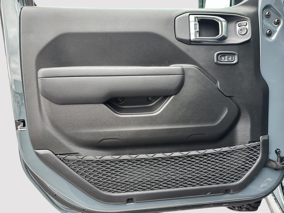 Jeep Wrangler 4-Door WILLYS 2025-10