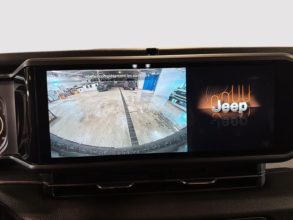 Jeep Wrangler 4-Door WILLYS 2026-14