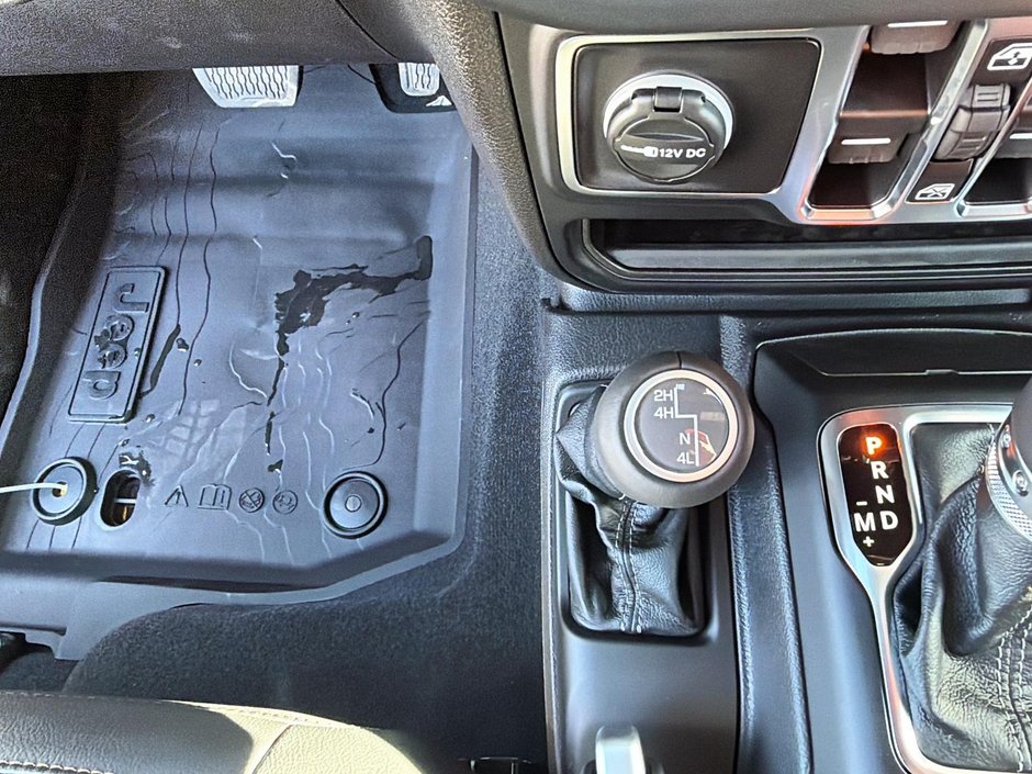 Jeep Wrangler 4-Door SAHARA 2026-14