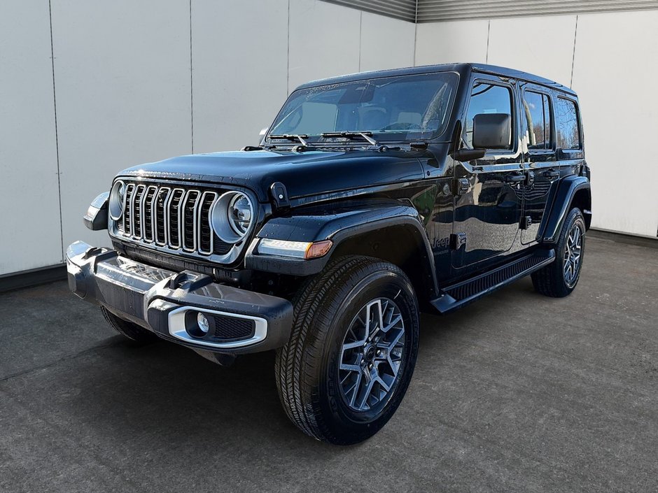Jeep Wrangler 4-Door SAHARA 2026 à St-Jean-Sur-Richelieu, Québec
