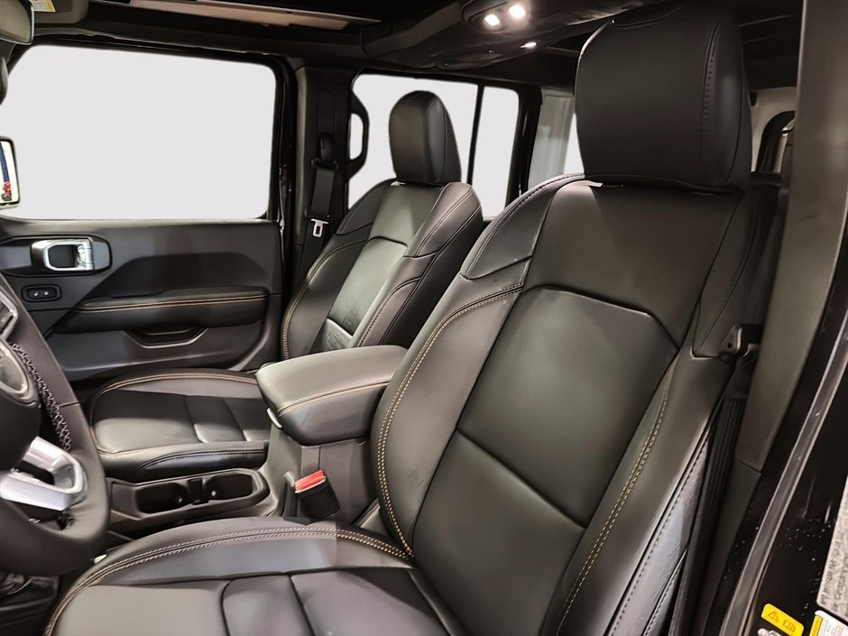 Jeep Wrangler 4-Door SAHARA 2026-8