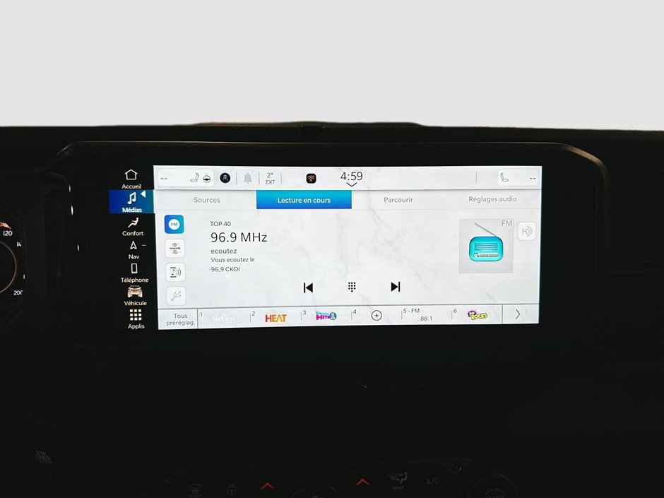 Jeep Wrangler 4-Door SAHARA 2026-18