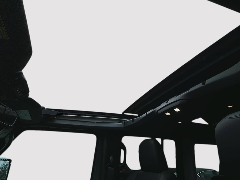 Jeep Wrangler 4-Door SAHARA 2026-15