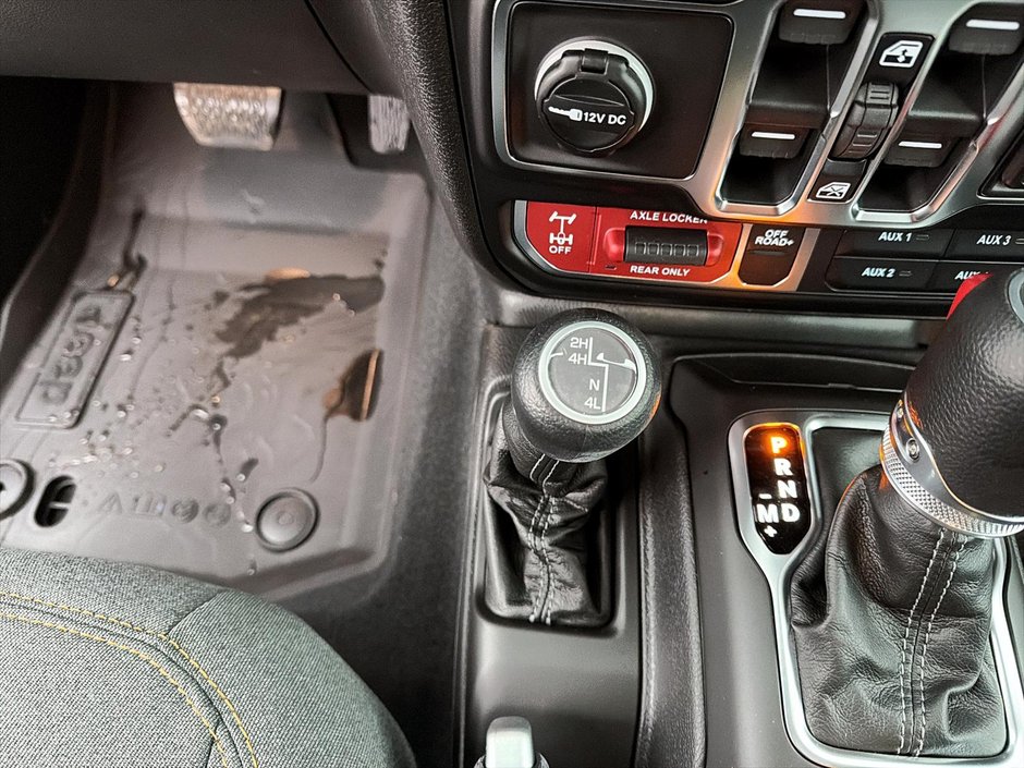 2026 Jeep Wrangler 4-Door WILLYS-15