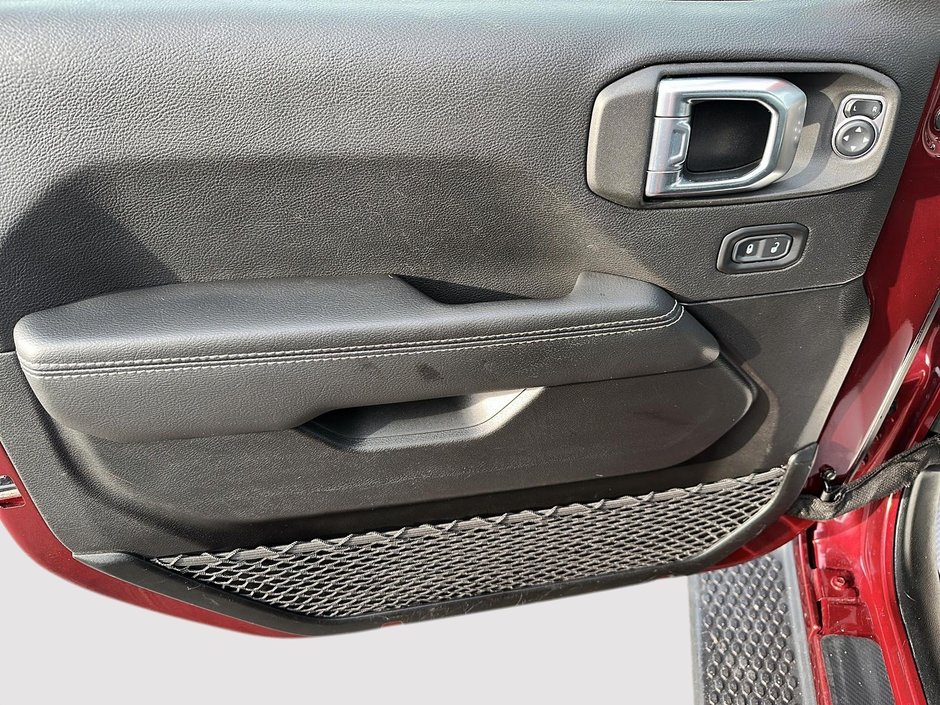 Jeep Wrangler 4xe Unlimited Sahara Sky-One Touch 2021-10