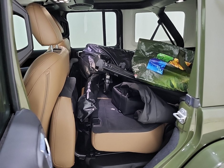 Jeep Wrangler 4xe Unlimited Sahara DEUX TOITS INCLUS 2021-5