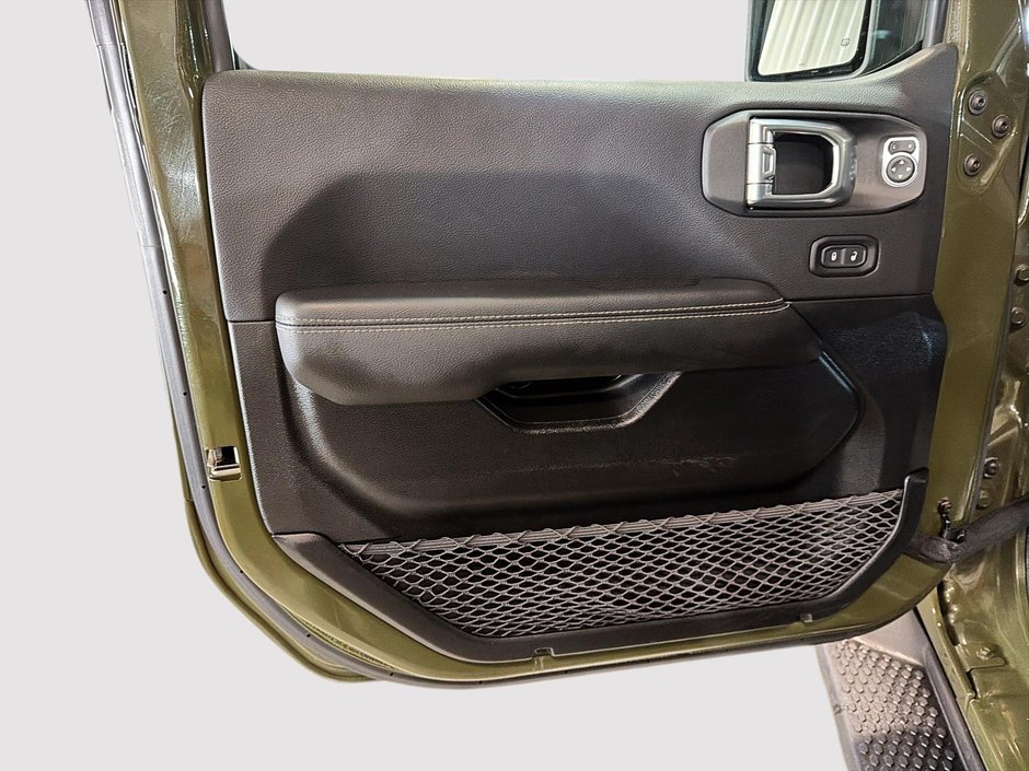 Jeep Wrangler 4xe Unlimited Sahara 2021-10