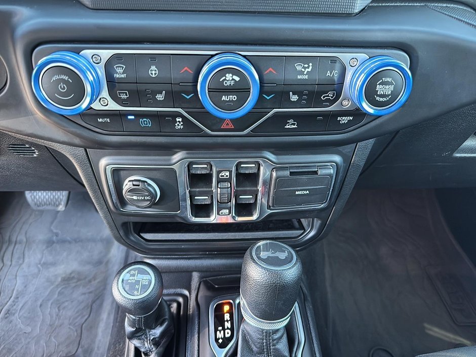 Jeep Wrangler 4xe Willys 2023-13