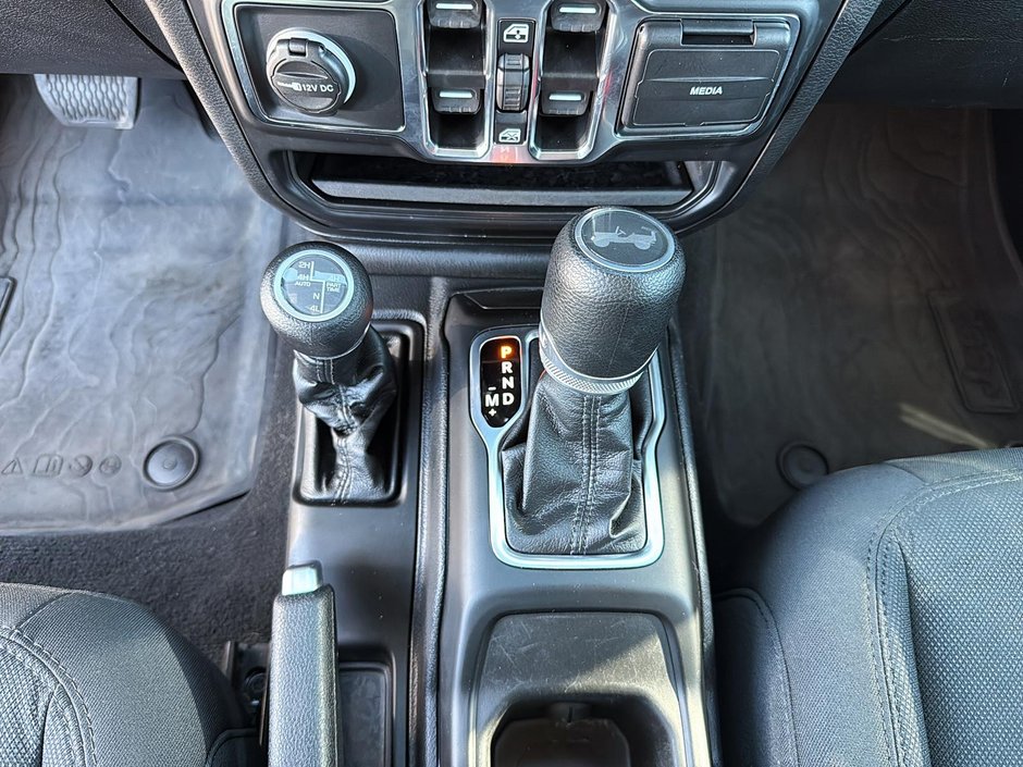 Jeep Wrangler 4xe Willys 2023-14