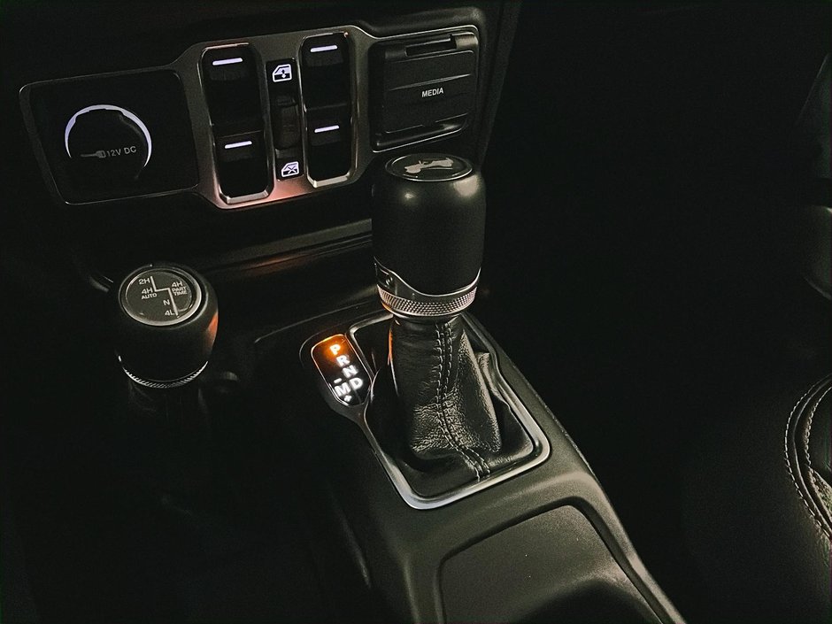 Jeep Wrangler 4xe SAHARA 4XE // NAVIGATION // CUIR 2024-14