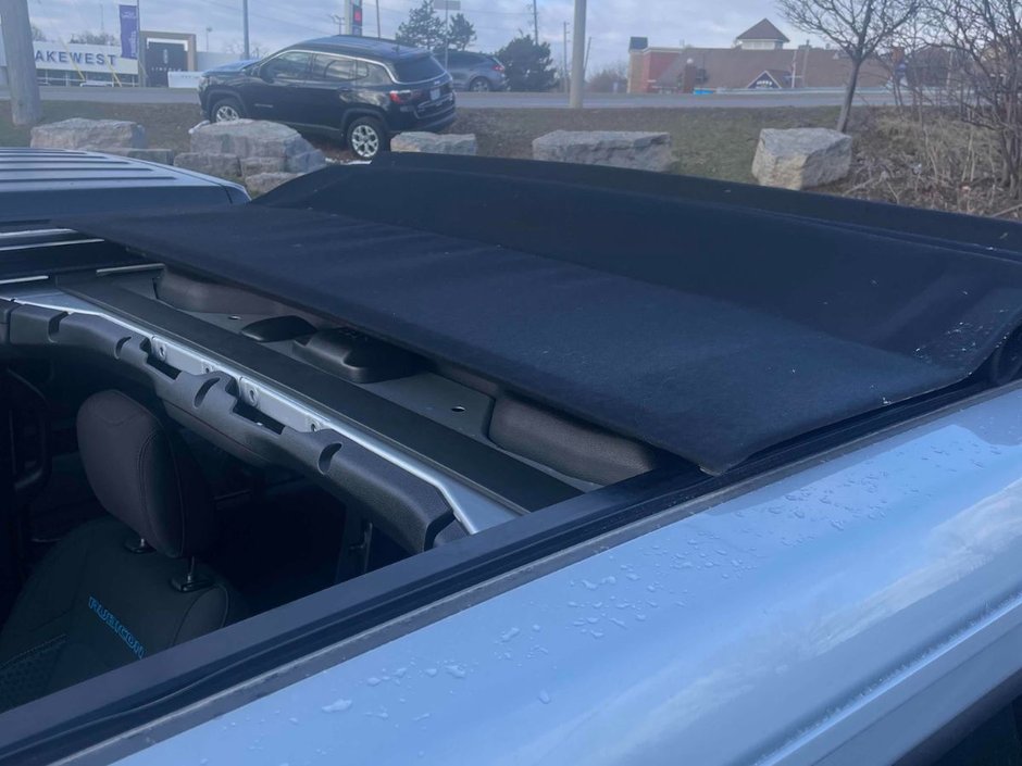 Jeep Wrangler 4xe RUBICON 4XE 4X4 // SKY ONE TOUCH // TOUT ÉQUIPÉ 2024-16