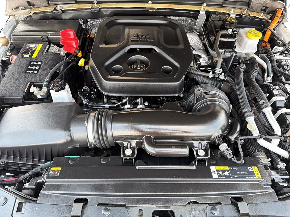 Jeep Wrangler 4xe Sahara 2024-7