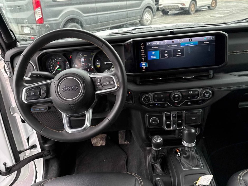 Jeep Wrangler 4xe Sahara 2024-5
