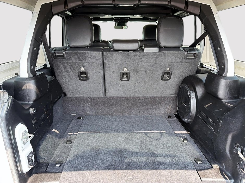Jeep Wrangler 4xe Sahara 2024-5