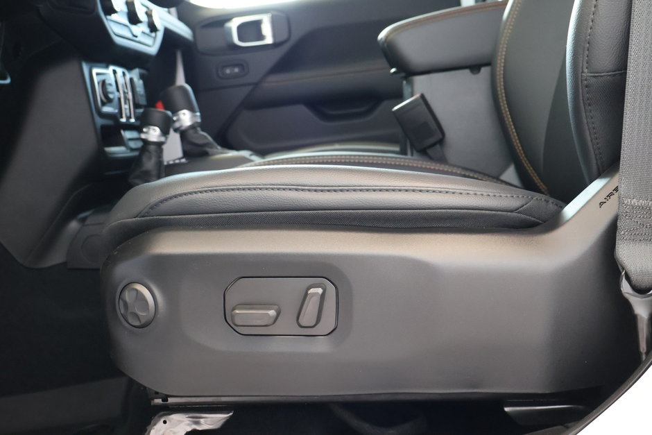 Jeep Wrangler 4xe SAHARA 2025-9