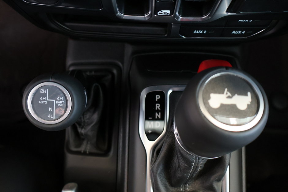 Jeep Wrangler 4xe SAHARA 2025-19