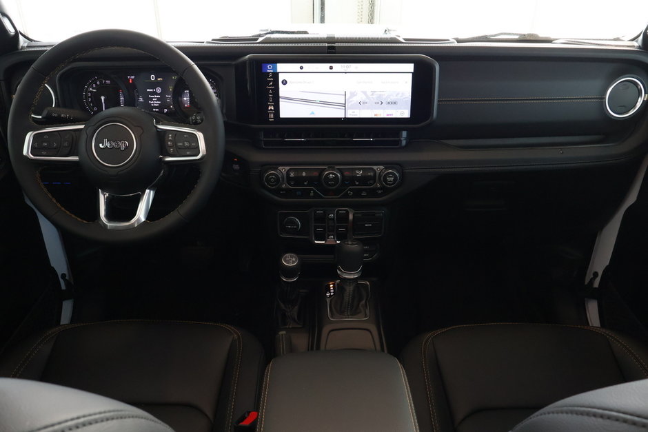 Jeep Wrangler 4xe SAHARA 2025-10