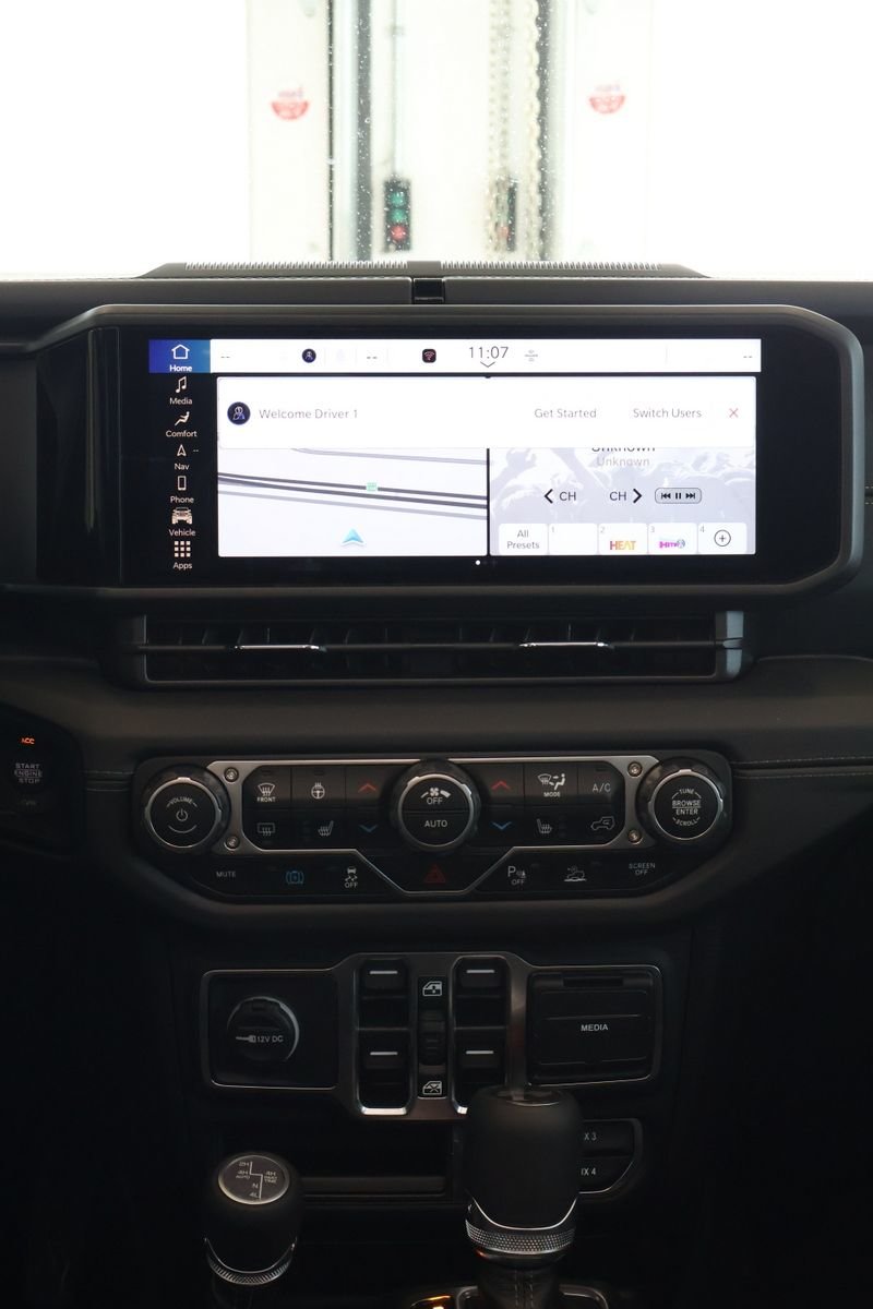 Jeep Wrangler 4xe SAHARA 2025-15