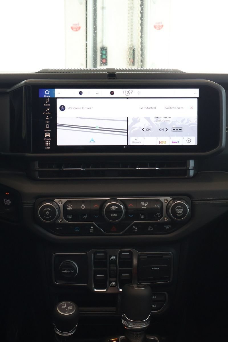 Jeep Wrangler 4xe SAHARA 2025-15