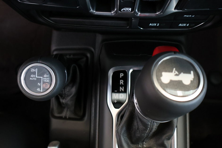 Jeep Wrangler 4xe SAHARA 2025-19