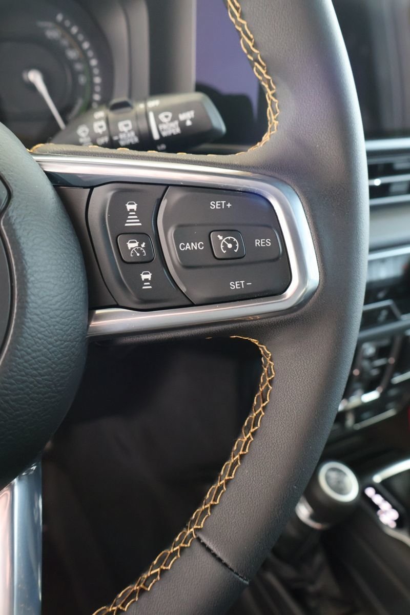 Jeep Wrangler 4xe SAHARA 2025-12