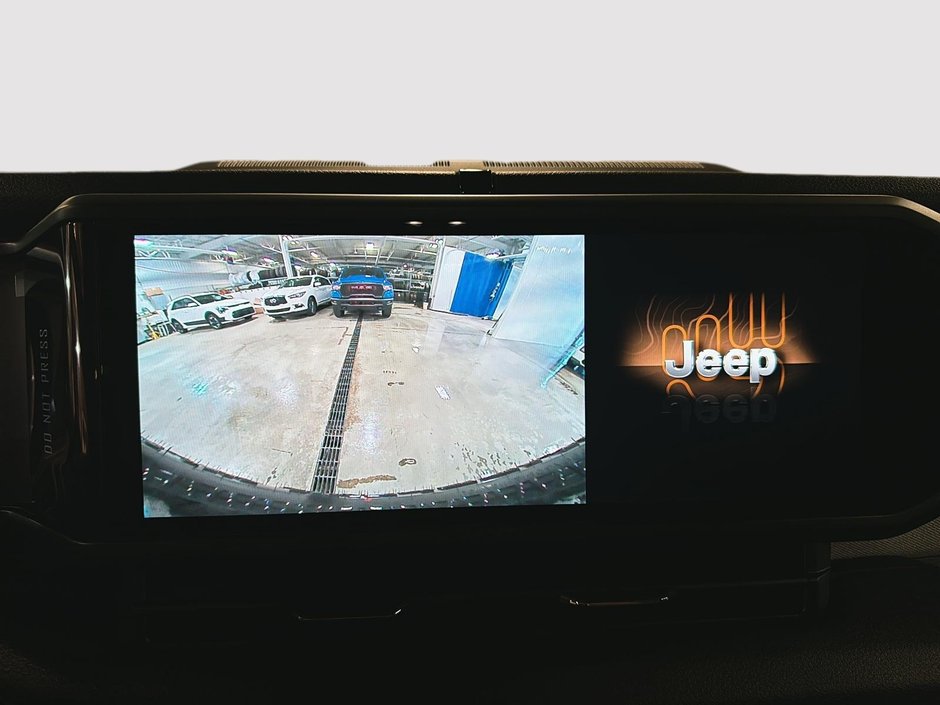 Jeep Wrangler 4XE WILLYS 2025-16