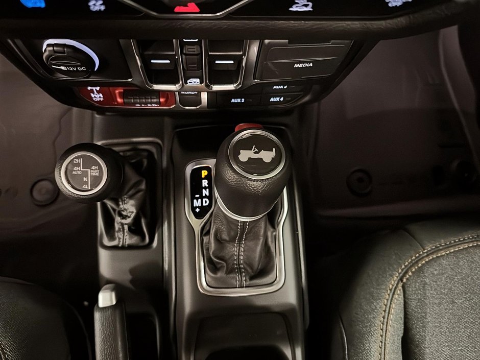 Jeep Wrangler 4XE WILLYS 2025-14