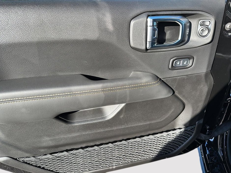 2025 Jeep Wrangler 4XE SAHARA-9