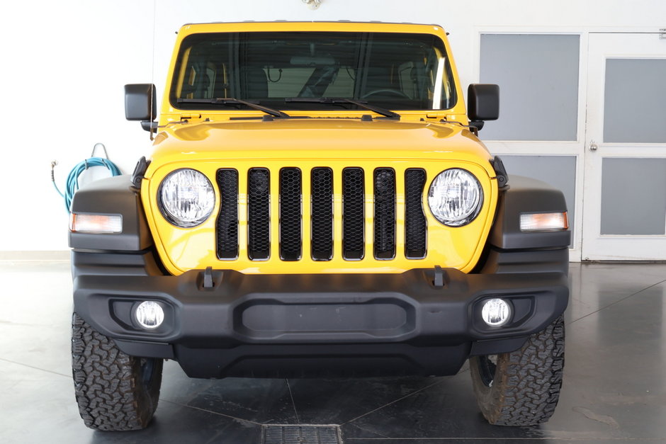 2021 Jeep Wrangler Unlimited 3.6L V6 Sport Altitude-2