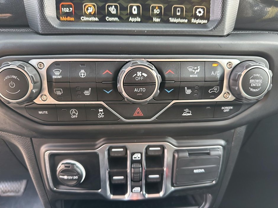 Jeep Wrangler Unlimited Sport Altitude | Look noir, 4×4 2023-13
