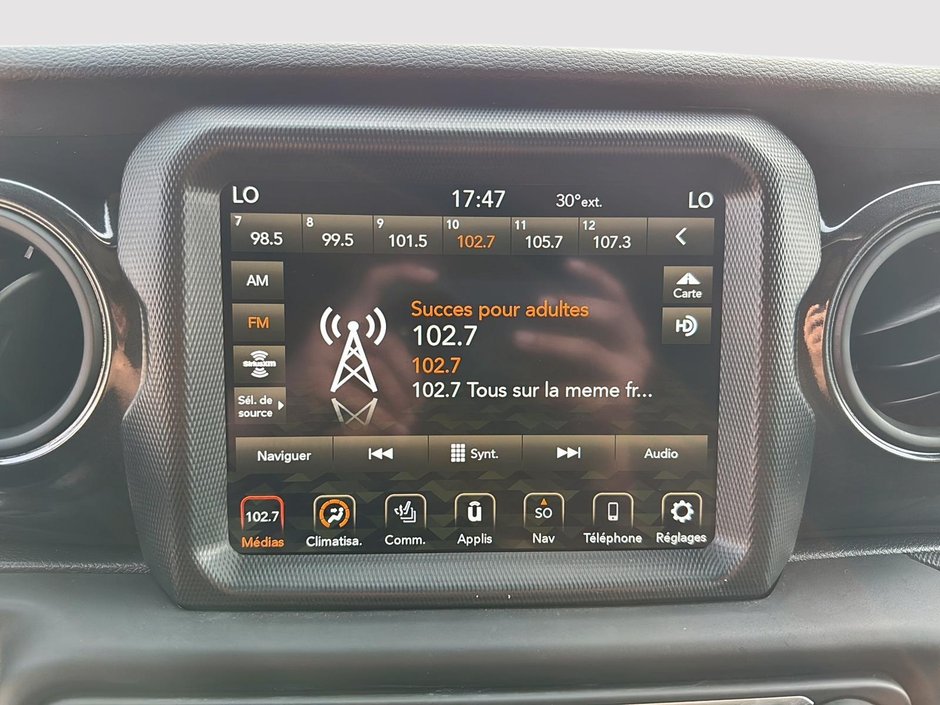 Jeep Wrangler Unlimited Sport Altitude | Look noir, 4×4 2023-17
