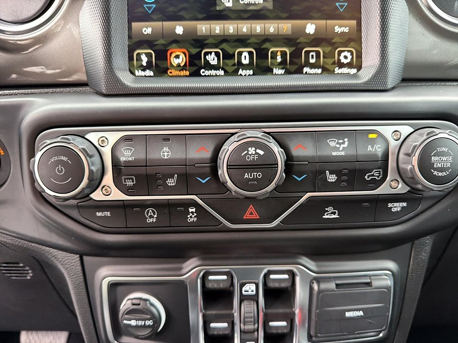 2023 Jeep Wrangler Sahara-13