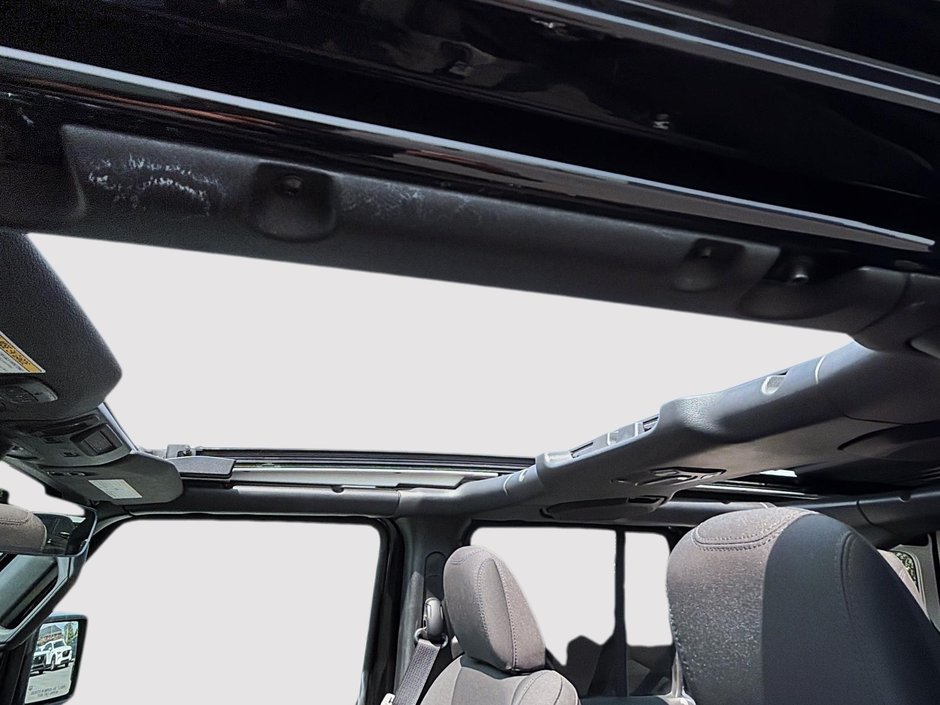 Jeep Wrangler Sahara 3.6L V6 SKY ONE TOUCH 2023-16