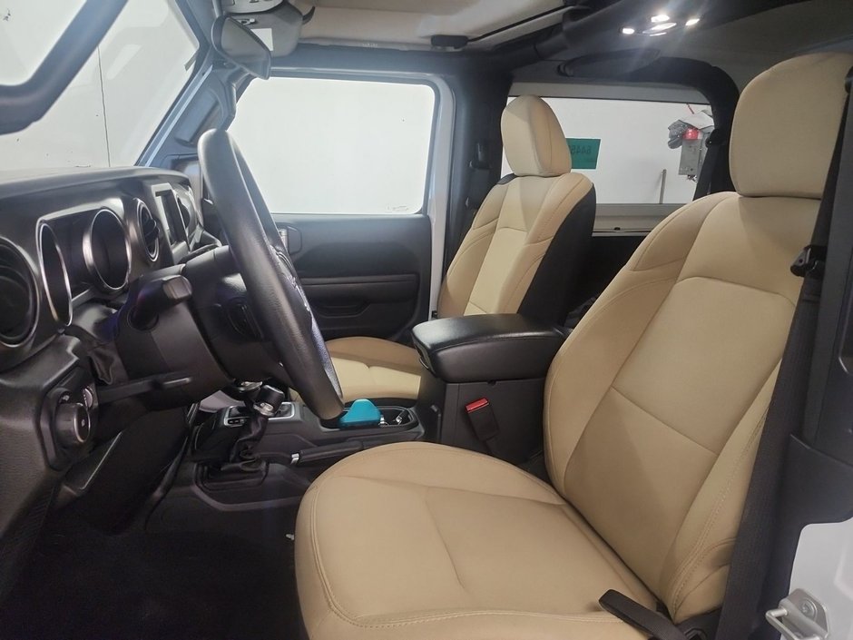 Jeep Wrangler Willys Sport 2023-3