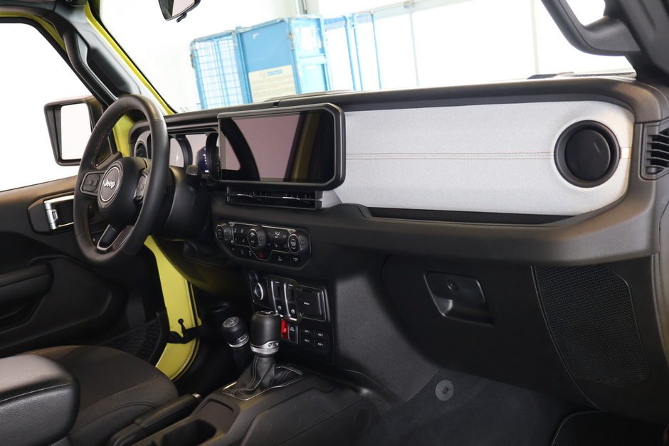 Jeep Wrangler WILLYS 4X4 TOIT-RIGIDE 2024-10