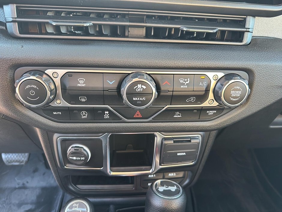 Jeep Wrangler Sport Climatiseur 2024-13