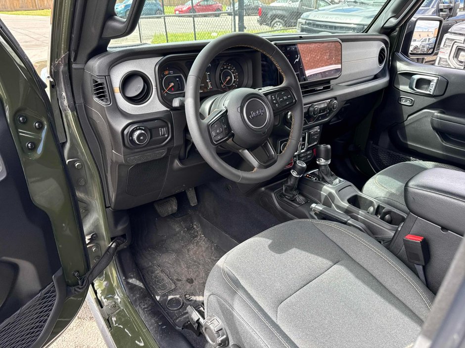 2024 Jeep Wrangler Willys 4x4 Tech + Confort-5