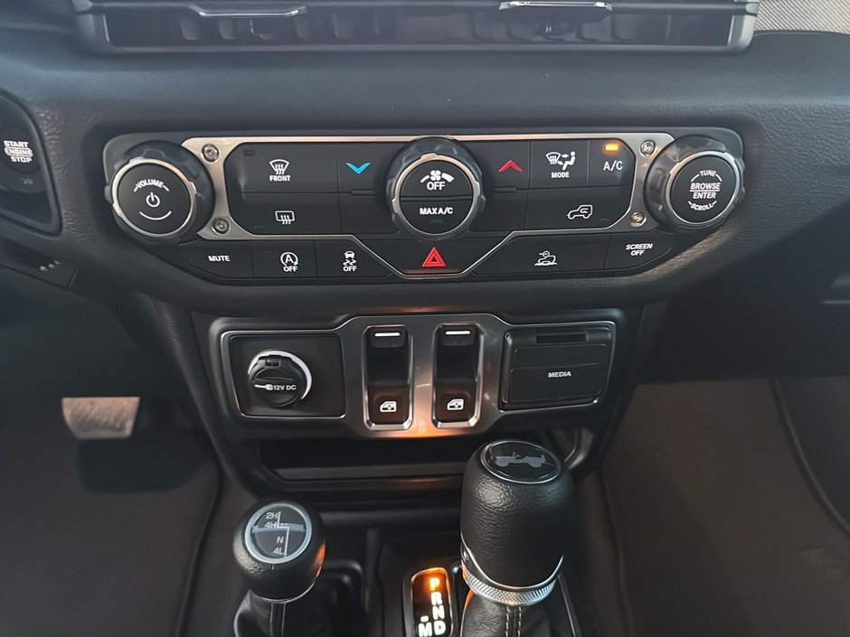 Jeep Wrangler SPORT 2025-12