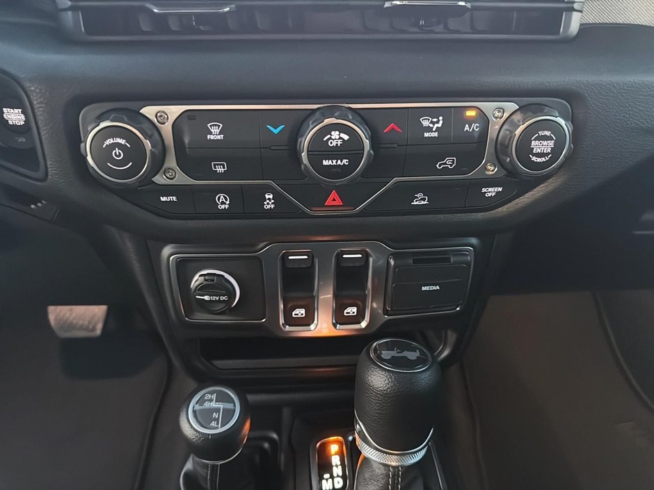 Jeep Wrangler Sport 2025-9