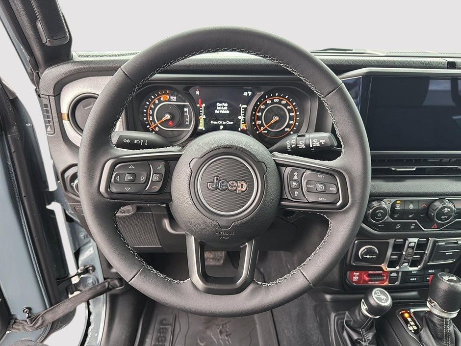 Jeep Wrangler Willys 2025-8