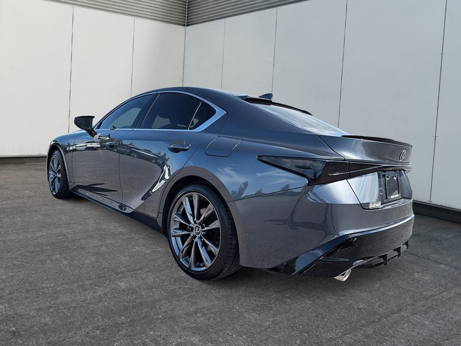 2023 Lexus IS 300-3