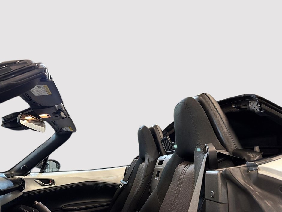 Mazda MX-5 GS 2023-15