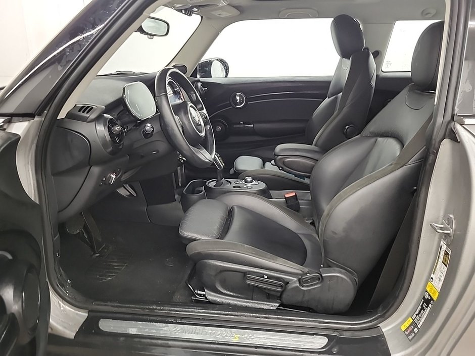 MINI 3 Door Cooper SE PREMIER 2024-7