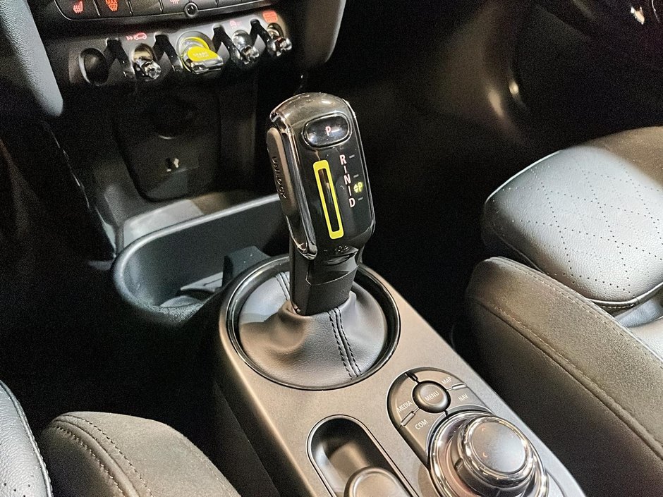 2024 MINI 3 Door Cooper SE PREMIER-14