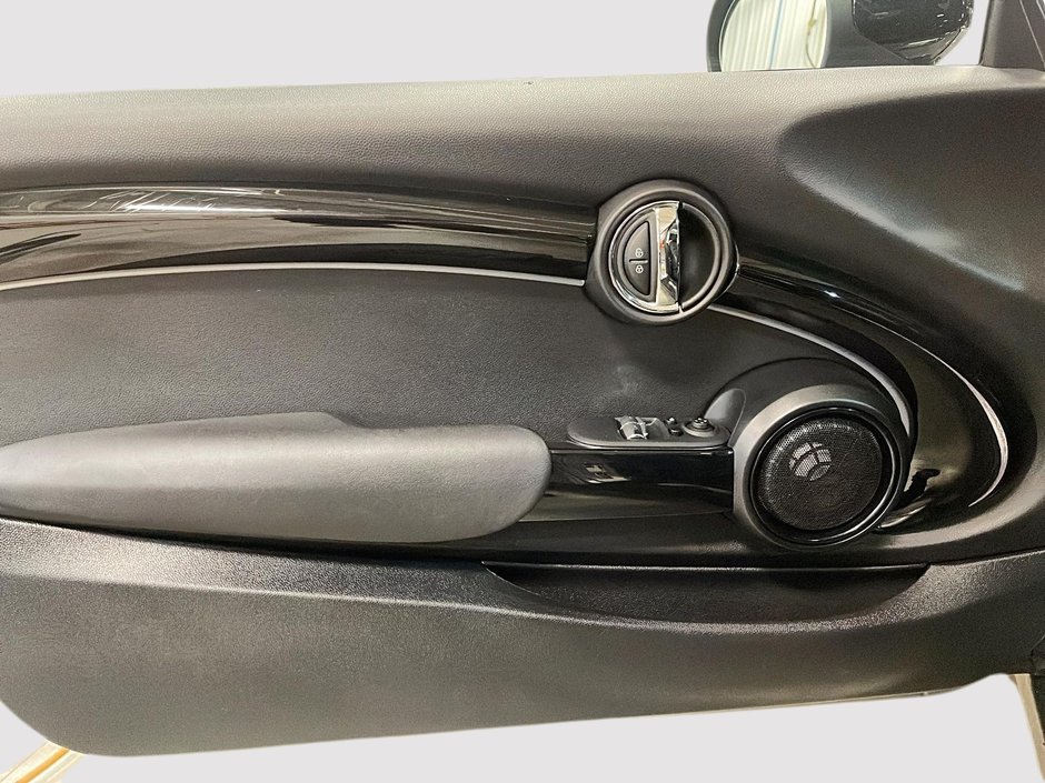 2024 MINI 3 Door Cooper SE PREMIER-10